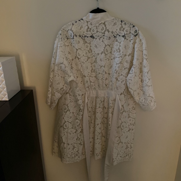 Soma Lace Robe - Picture 2 of 2